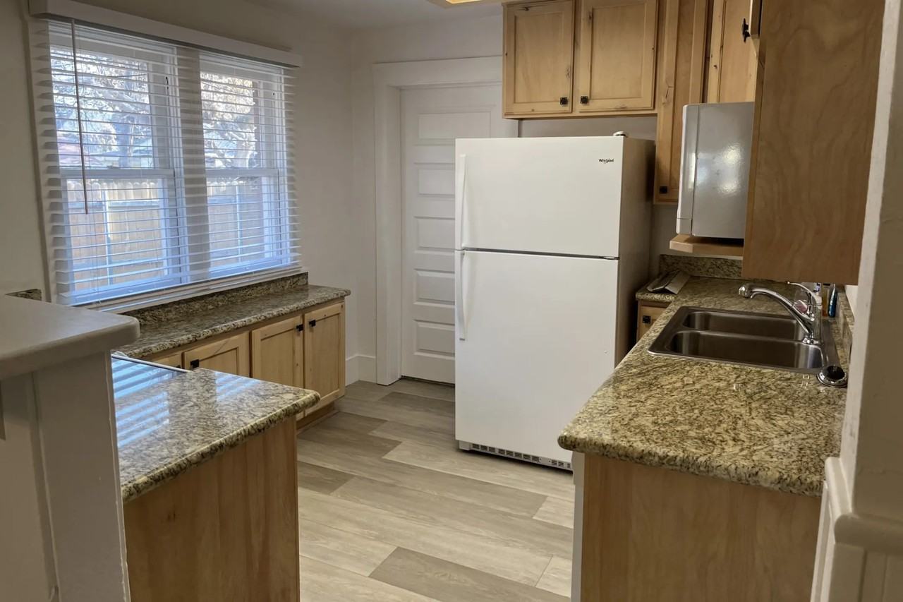 152 E Hampton Ave - Photo 3 of 11