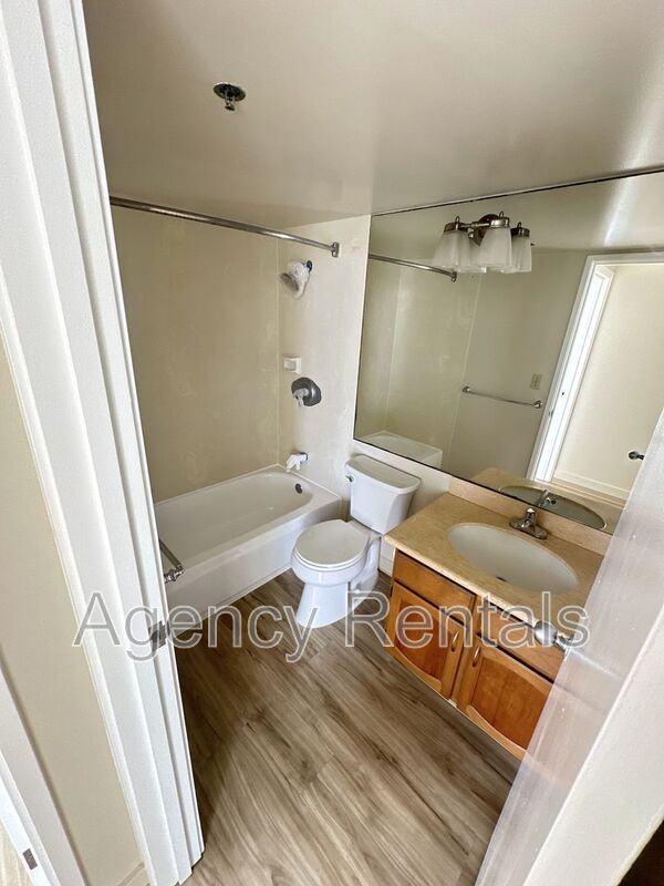 2522 Date St - Photo 3 of 7