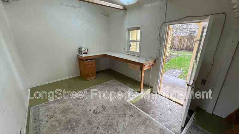 1137 Nw 13th St - Photo 3 of 26