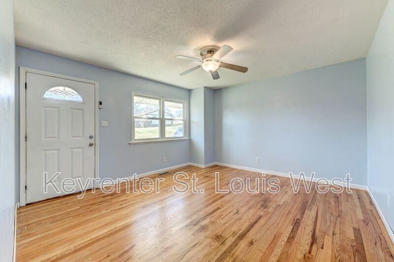 2324 Weedel Dr - Photo 3 of 23