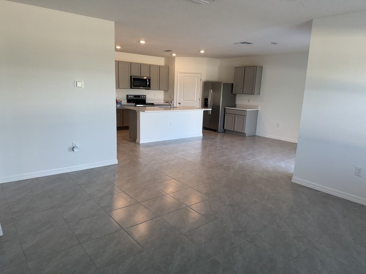 7232 Broad River Ave - Photo 3 of 16