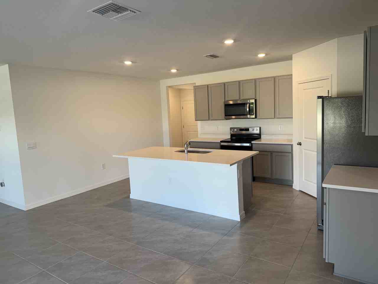 7232 Broad River Ave - Photo 4 of 16
