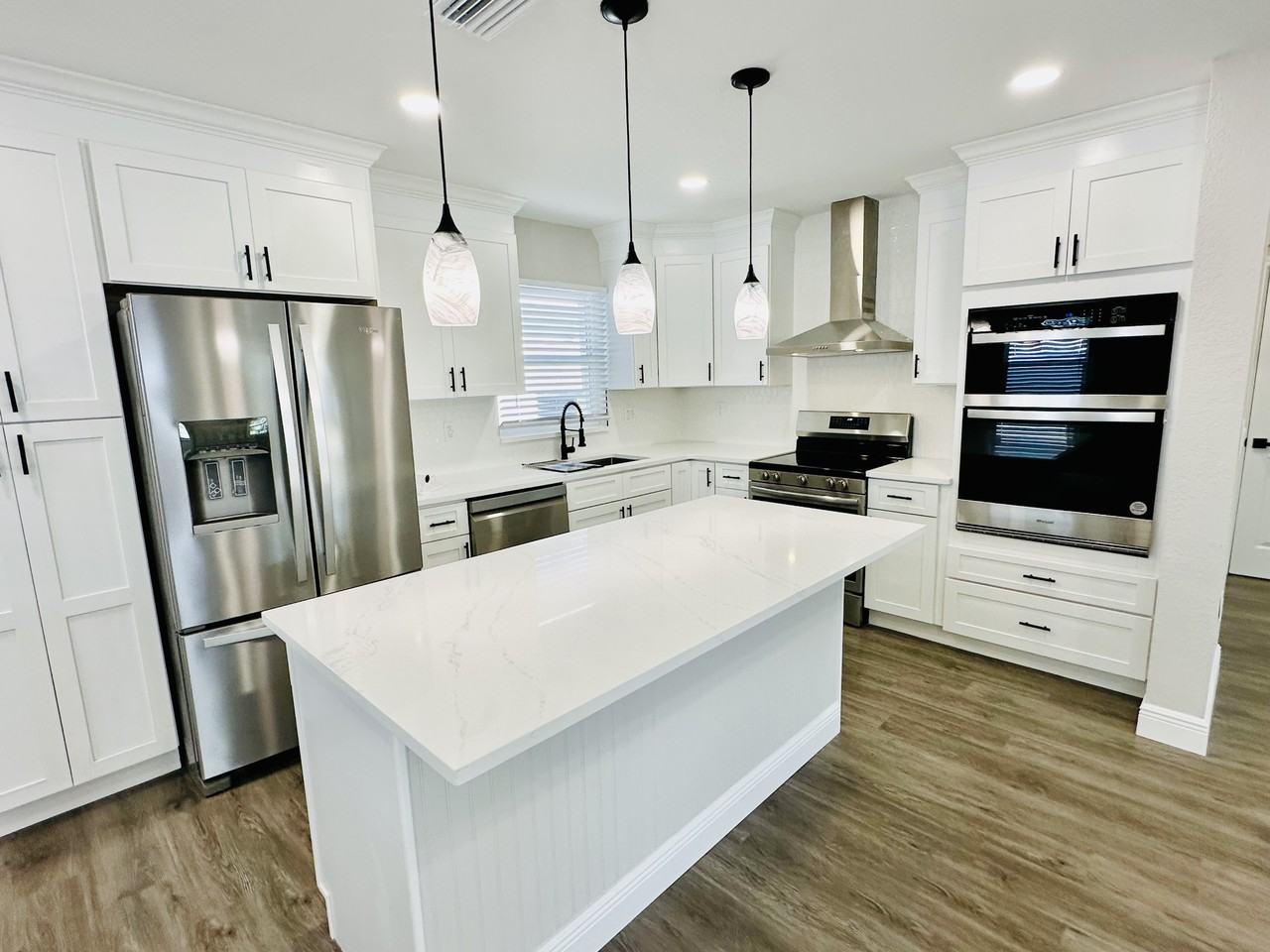 4211 Des Moines St Ne - Photo 3 of 33