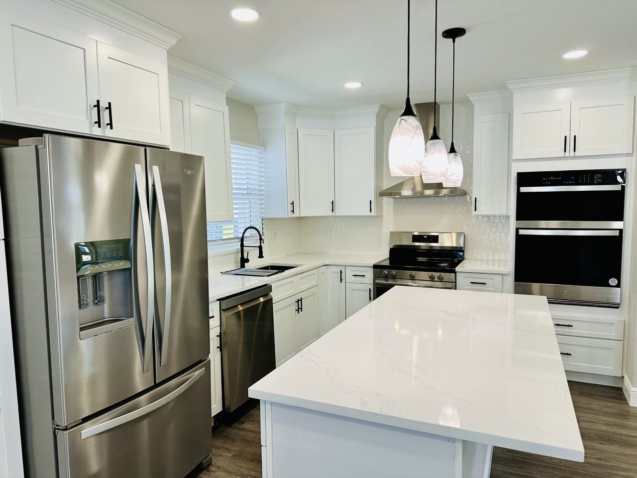 4211 Des Moines St Ne - Photo 4 of 33