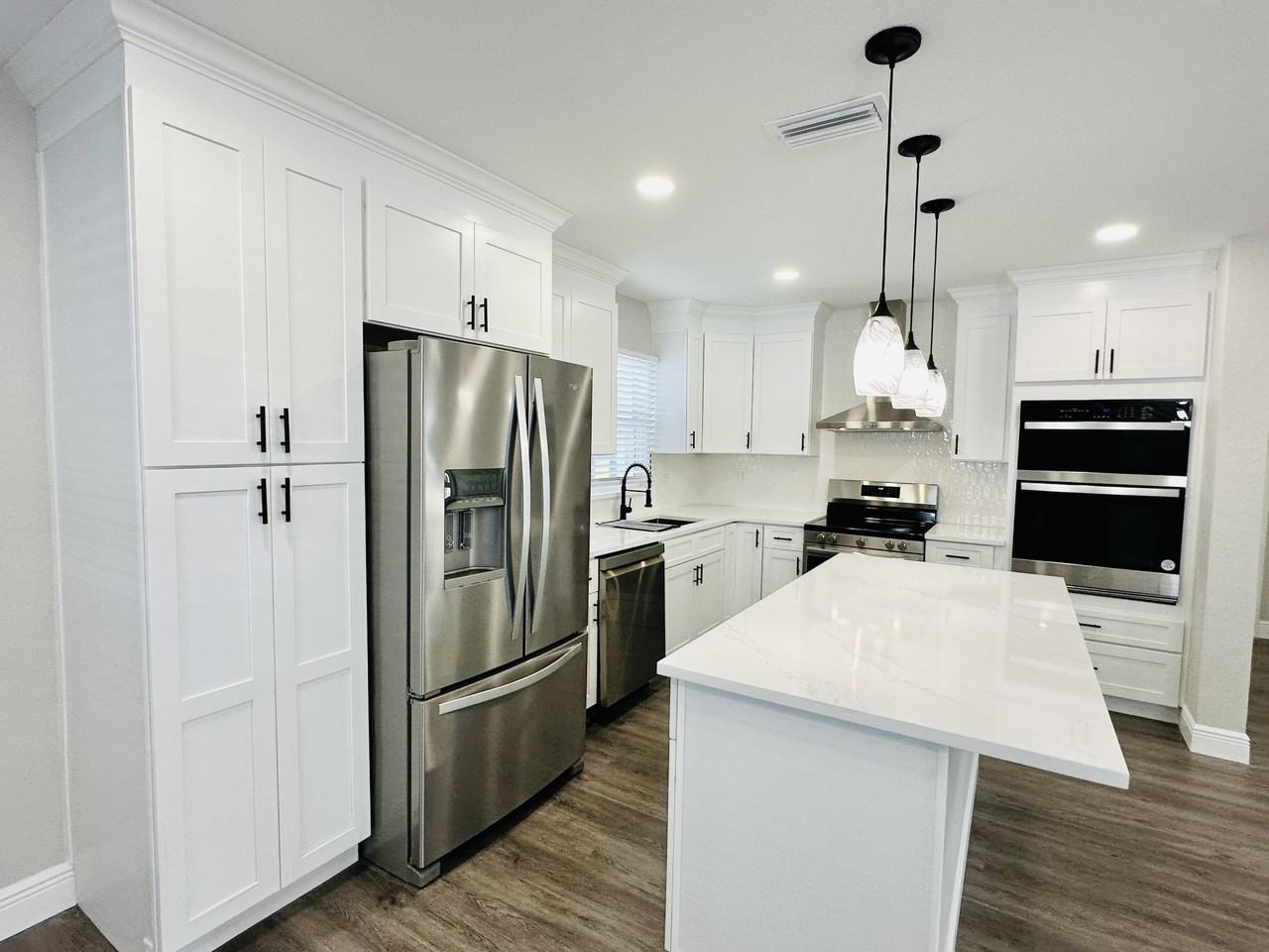 4211 Des Moines St Ne - Photo 5 of 33