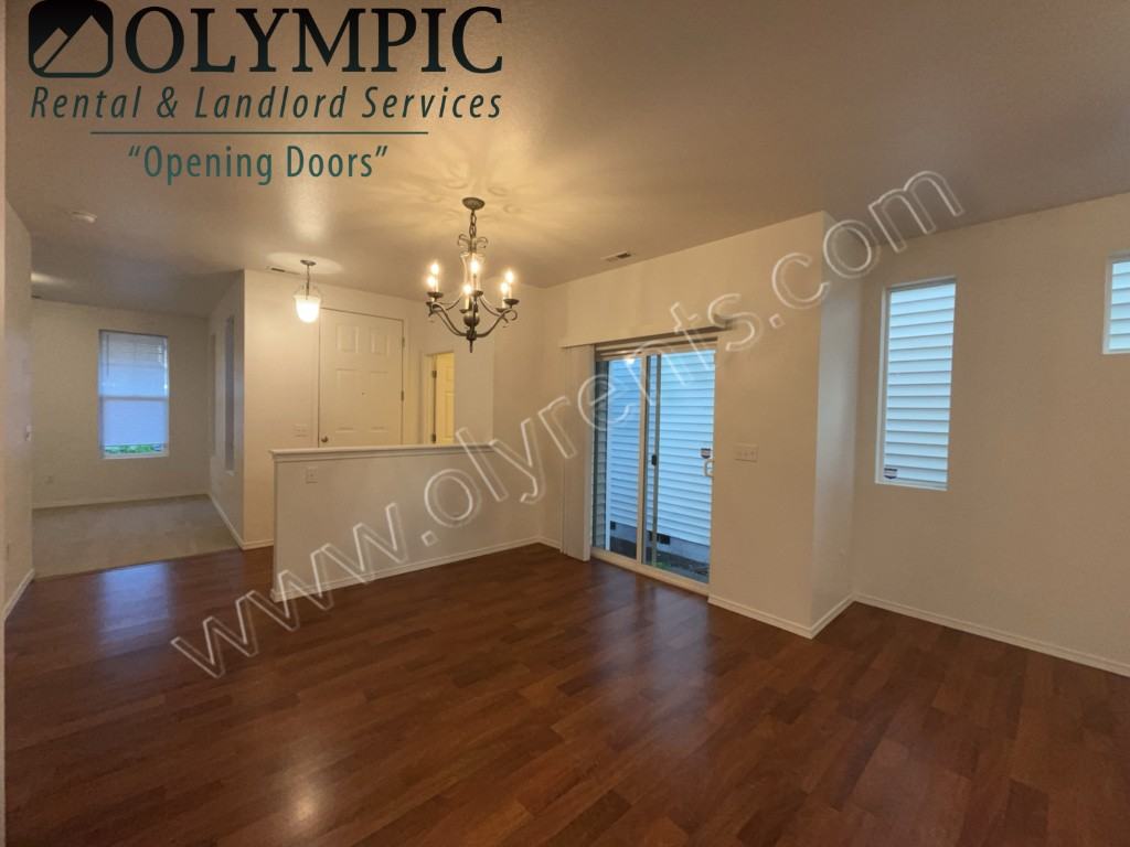 4119 Mckinley St Ne - Photo 4 of 24