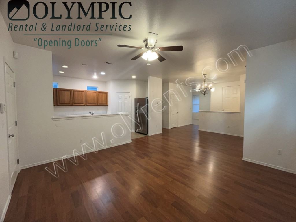 4119 Mckinley St Ne - Photo 6 of 24