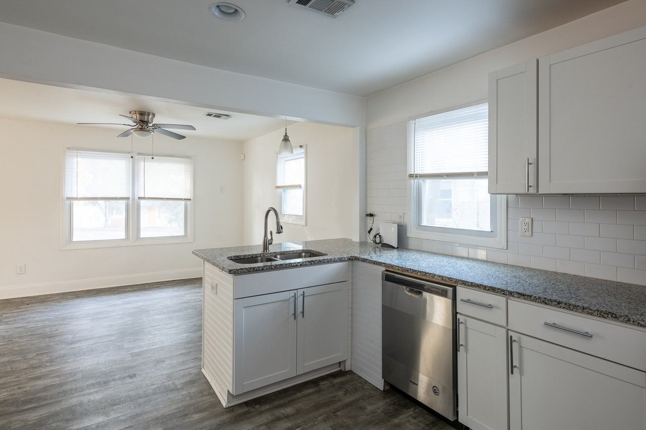 2973 1st Avenue Southwest - Photo 4 of 29