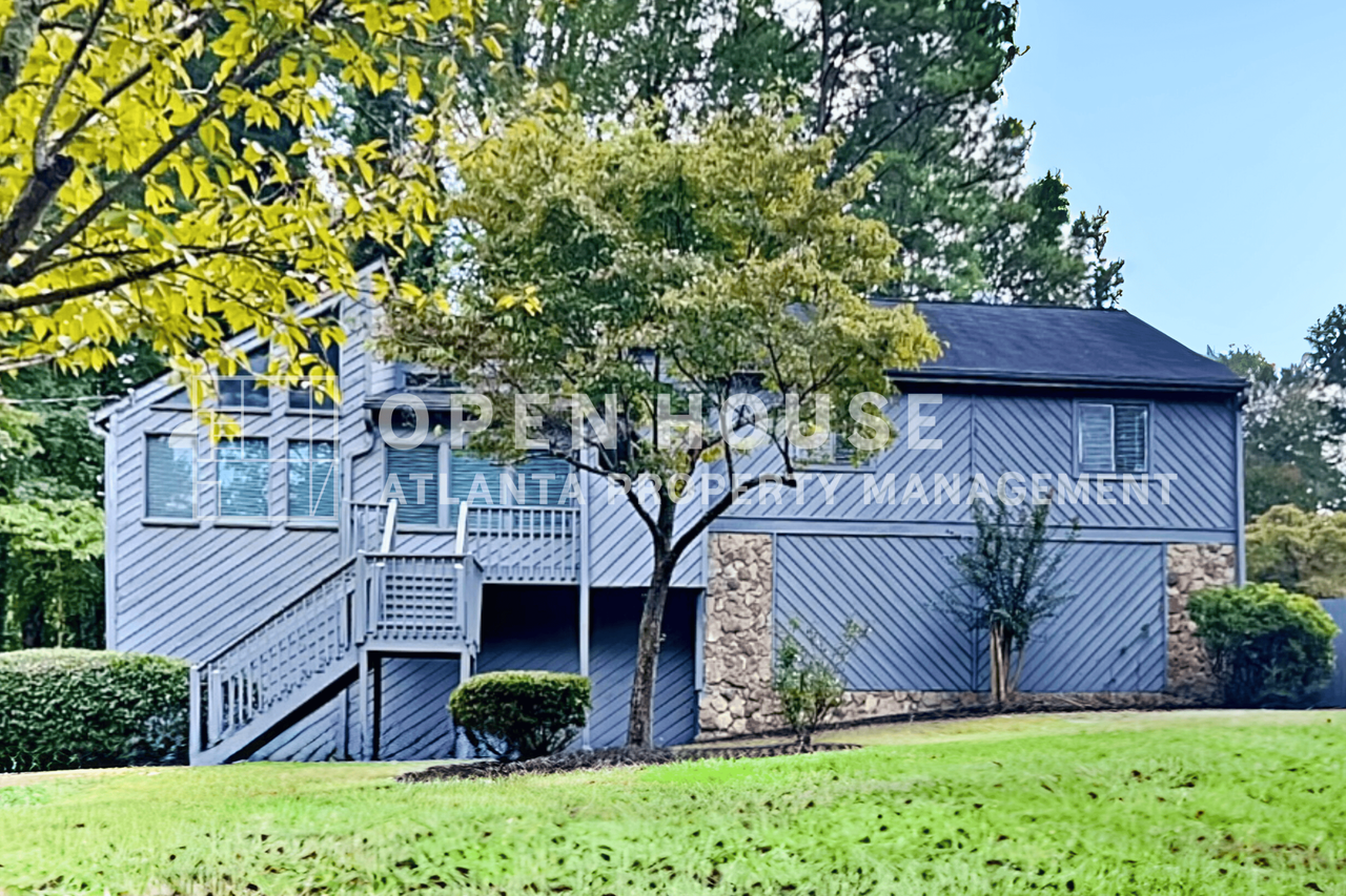 252 Paxton Cir - Photo 2 of 24