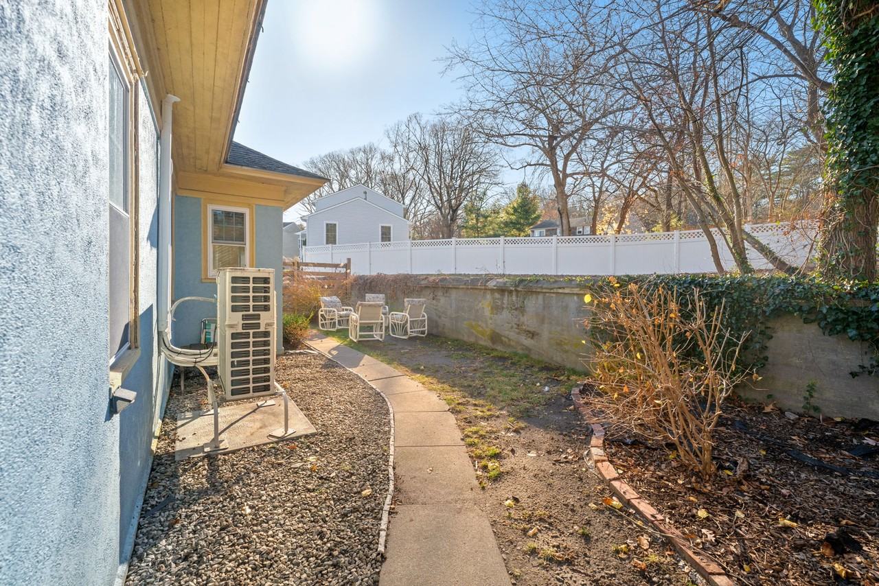 33 Weymouth Lane #Rear - Photo 3 of 30