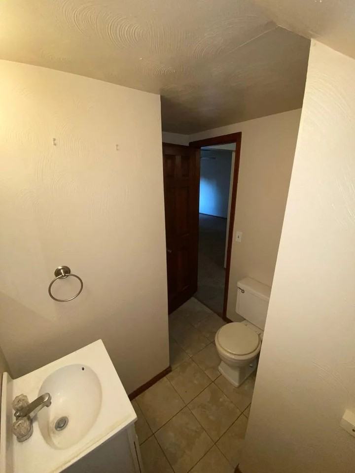 150 S Lakeside Dr #11 - Photo 3 of 11