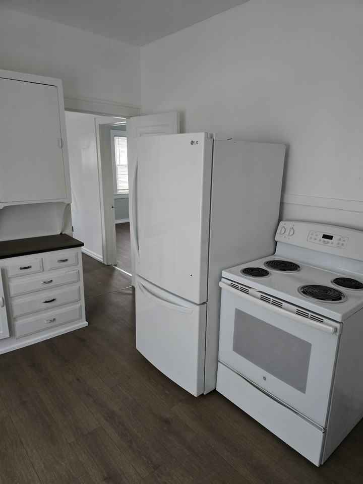 206 Lake Street - Photo 3 of 12