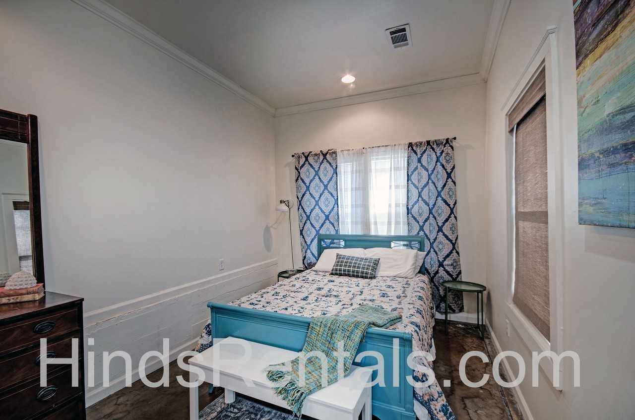 1142 Saint Ann Street #B - Photo 4 of 16