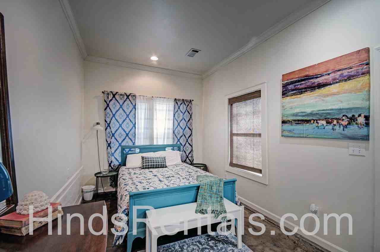 1142 Saint Ann Street #B - Photo 6 of 16