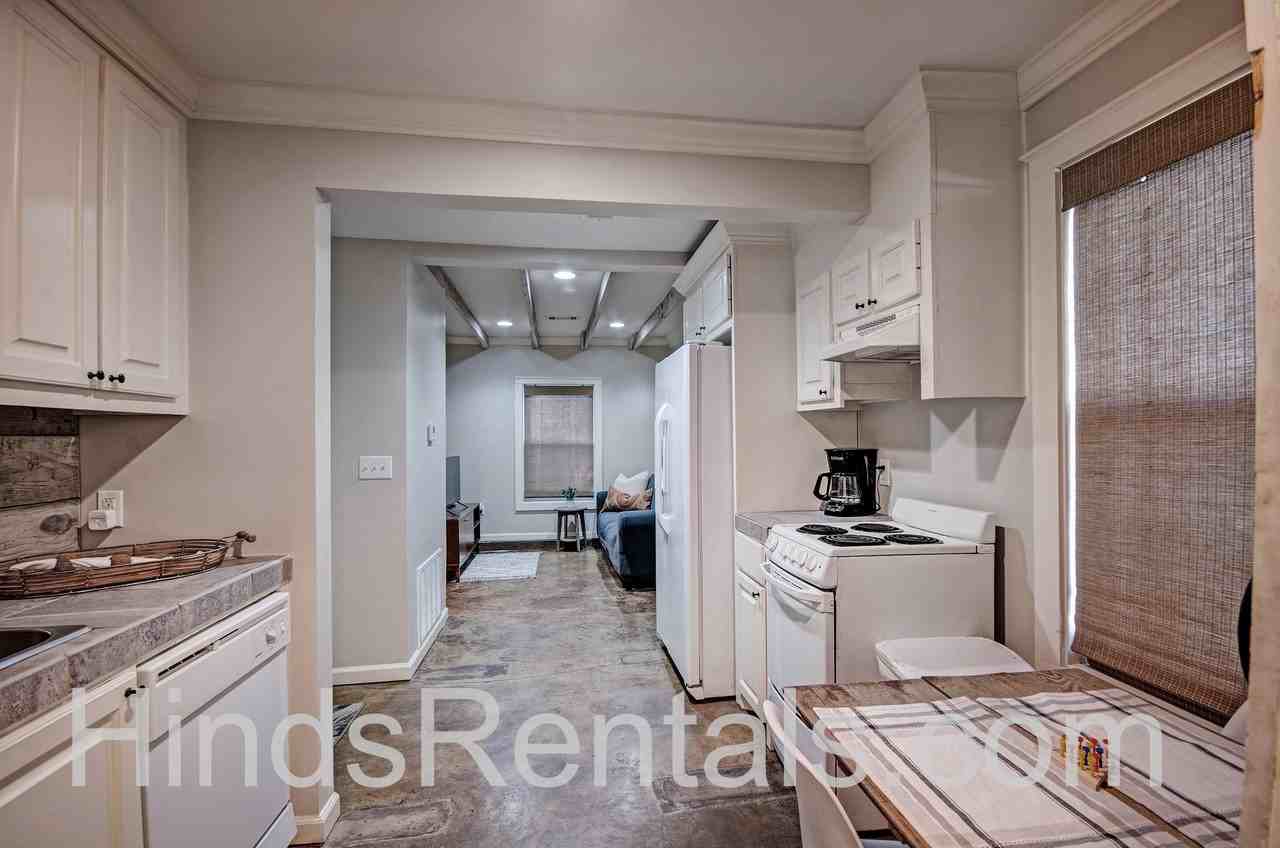 1142 Saint Ann Street #B - Photo 7 of 16