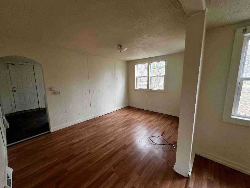 1075 Villa Ct - Photo 5 of 9