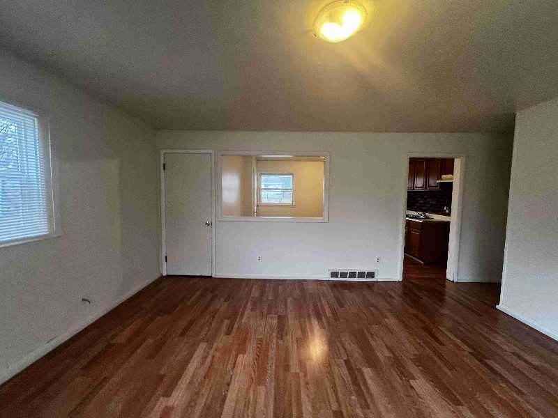 414 N Euclid Ave - Photo 4 of 10