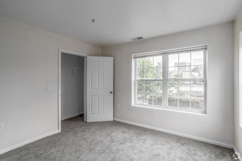 225 W 4th St #2 - Photo 2 of 18