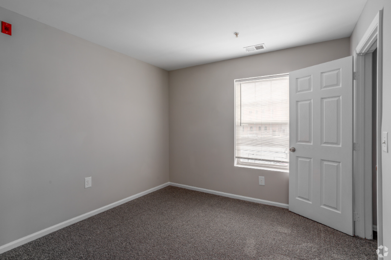 225 W 4th St #2 - Photo 6 of 18