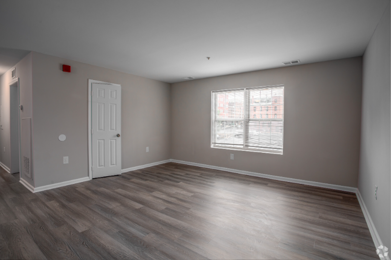 225 W 4th St #2 - Photo 7 of 18