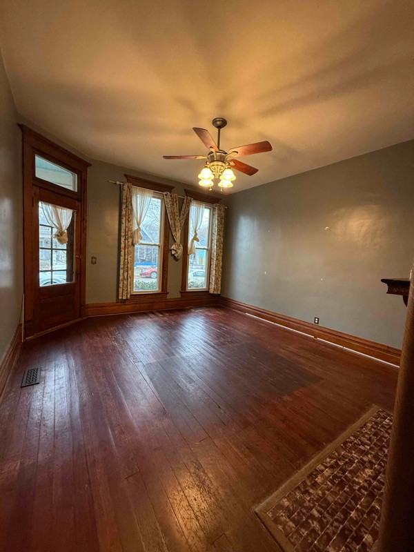 519 Bell Ave - Photo 3 of 13