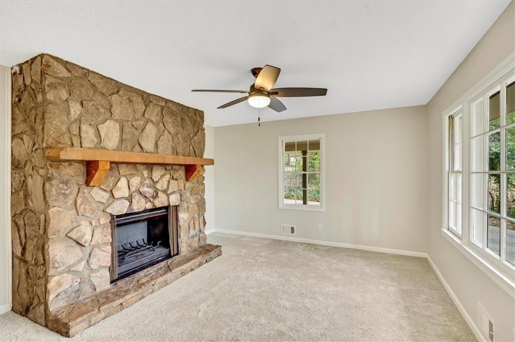 611 Mitchell Dr - Photo 2 of 23