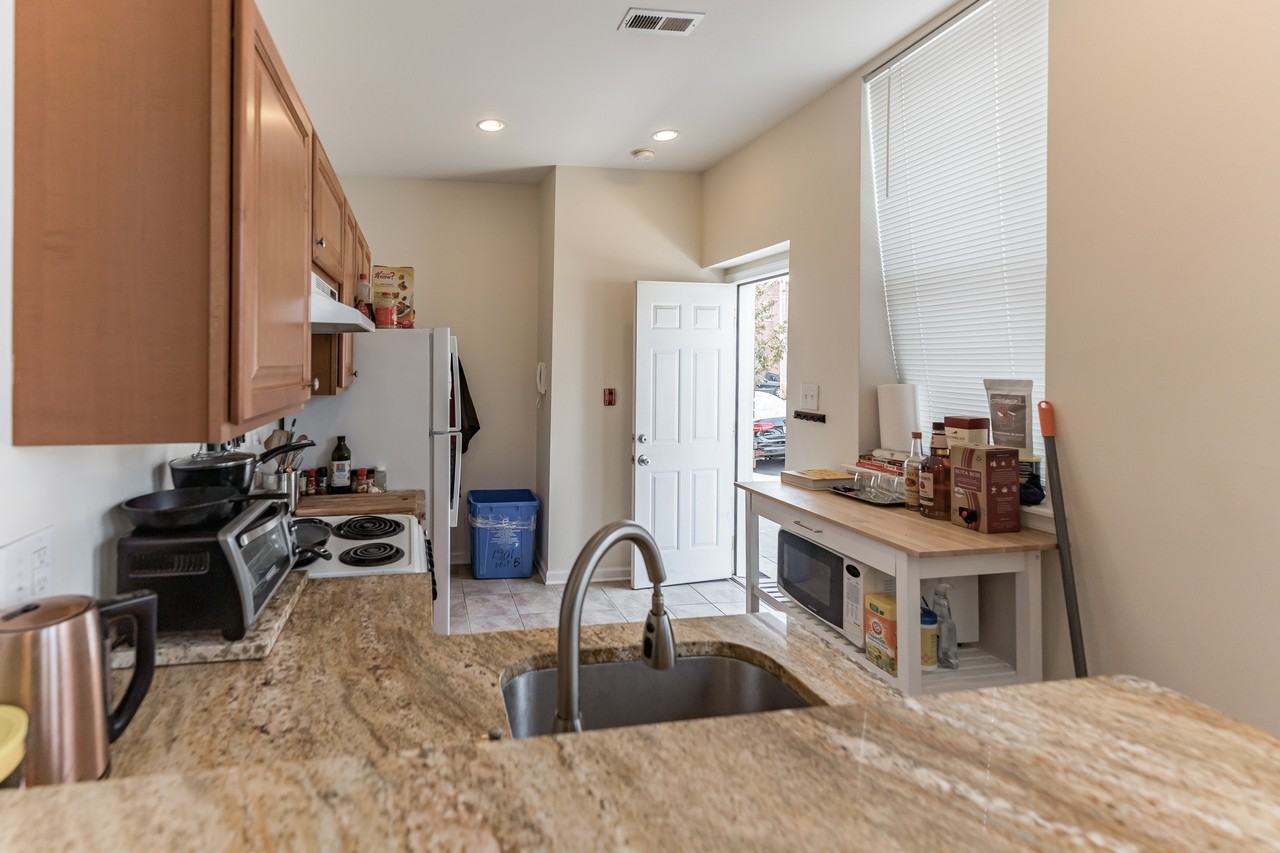318 Mifflin St #1B - Photo 5 of 6