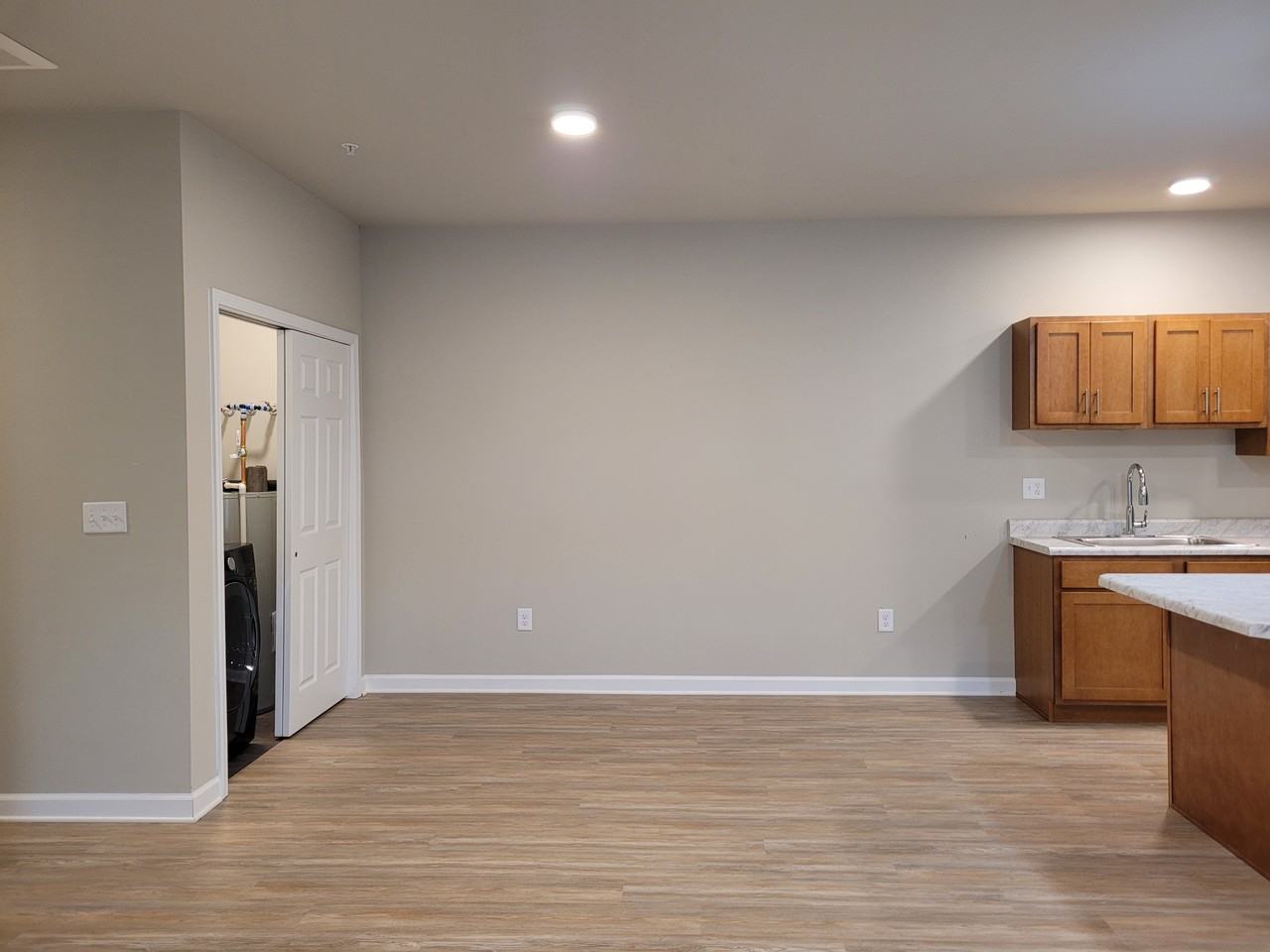 72 Sun Valley Dr #208 - Photo 3 of 10