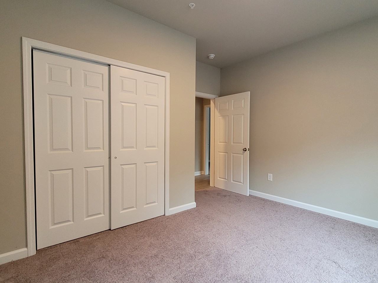 72 Sun Valley Dr #208 - Photo 6 of 10