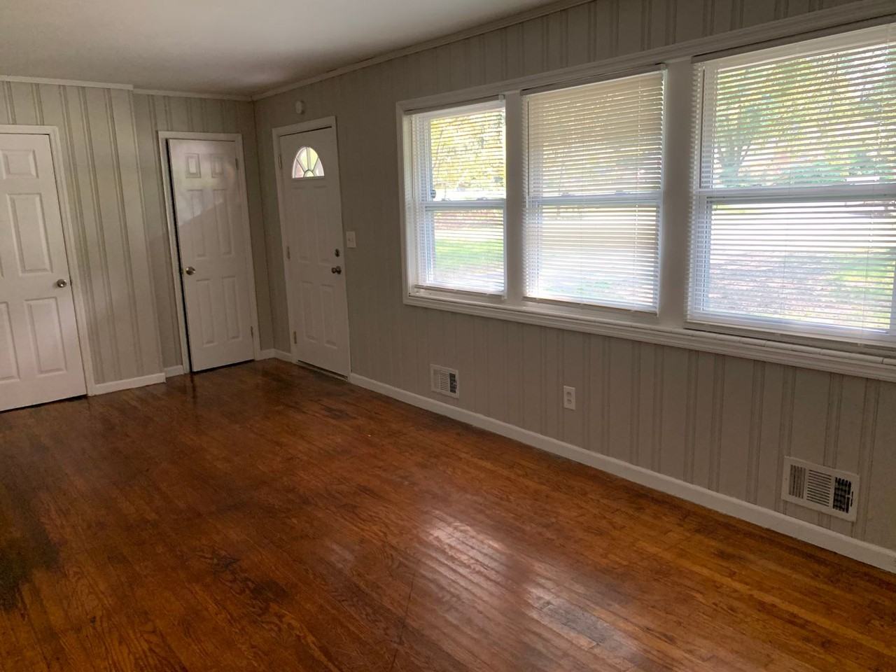 1965 Skyview Cir - Photo 3 of 21