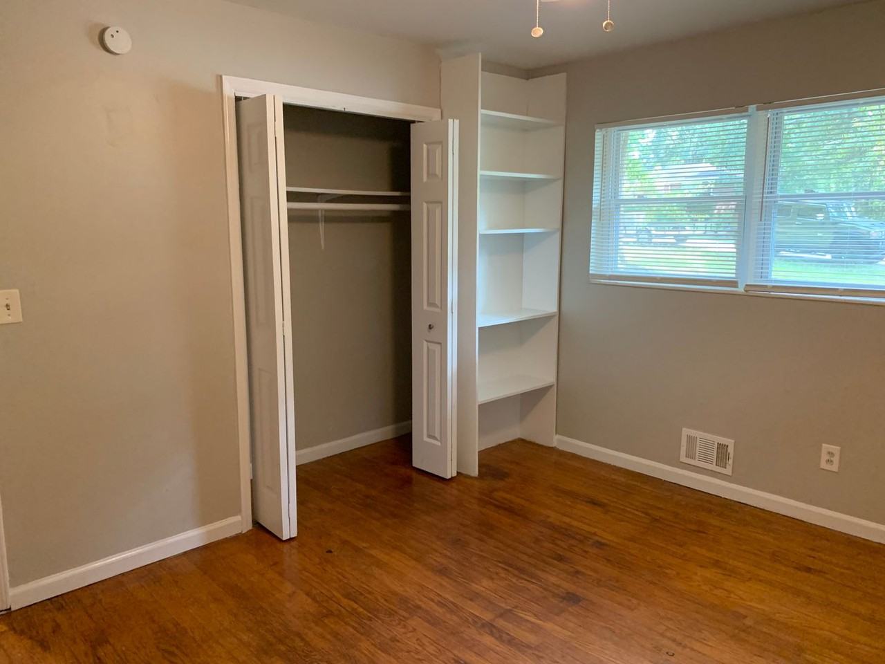 1965 Skyview Cir - Photo 7 of 21