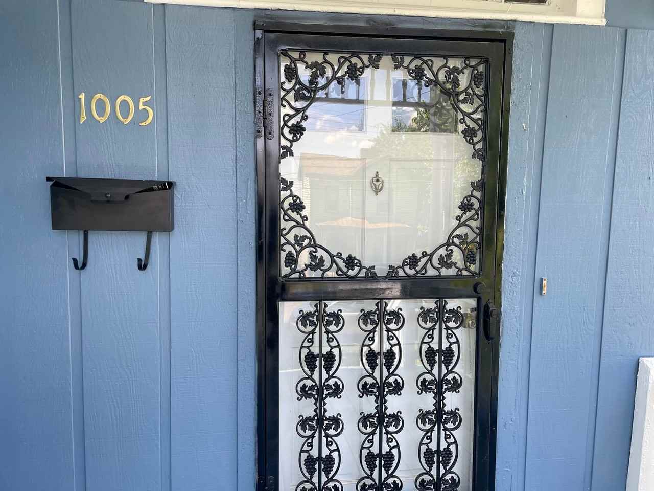 1005 Taylor St - Photo 2 of 14