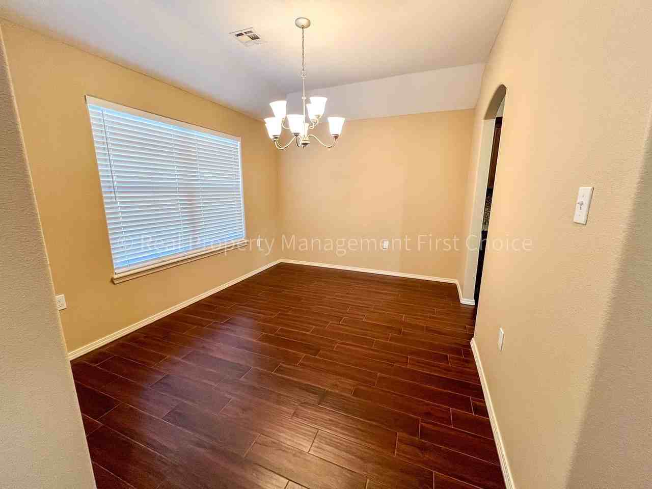 420 Ridge Point Dr - Photo 3 of 24