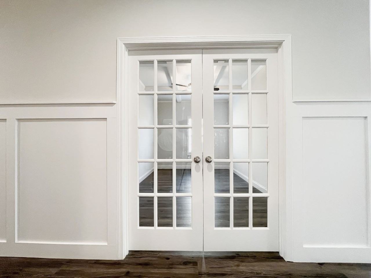 8010 Barton Dr - Photo 5 of 29