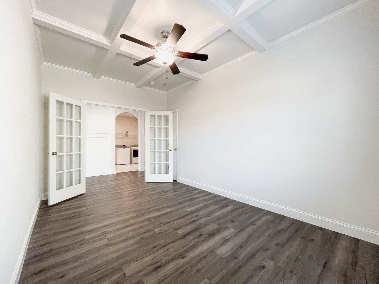 8010 Barton Dr - Photo 6 of 29