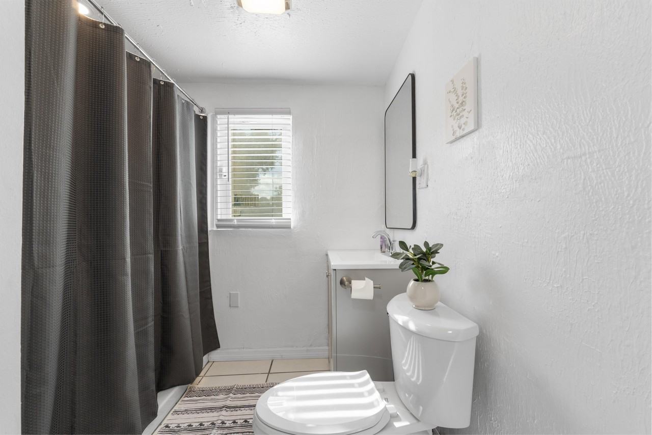 E Powhatan Ave - Photo 2 of 13