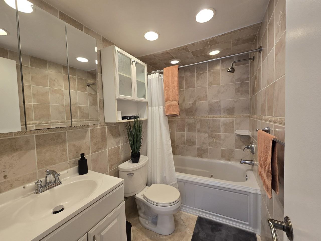 Sw 26th Ct - Photo 2 of 7