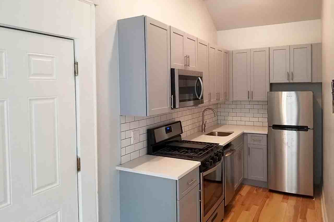 Spruce Street Apartments - Photo 3 of 25