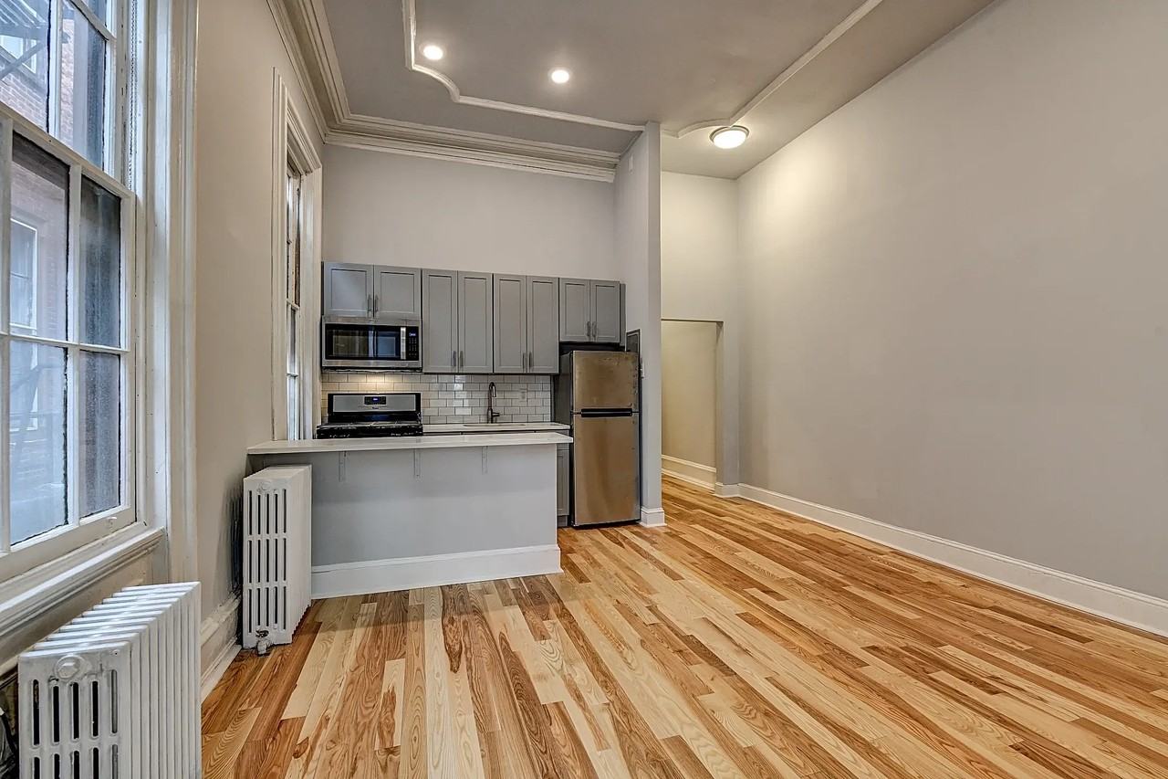 Spruce Street Apartments - Photo 7 of 25