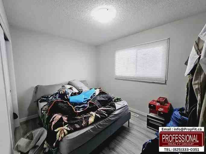 8504 121 Ave Nw - Photo 2 of 10