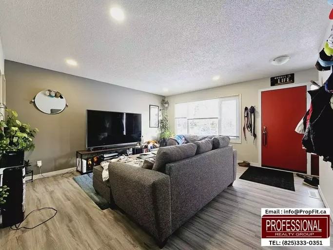 8504 121 Ave Nw - Photo 3 of 10