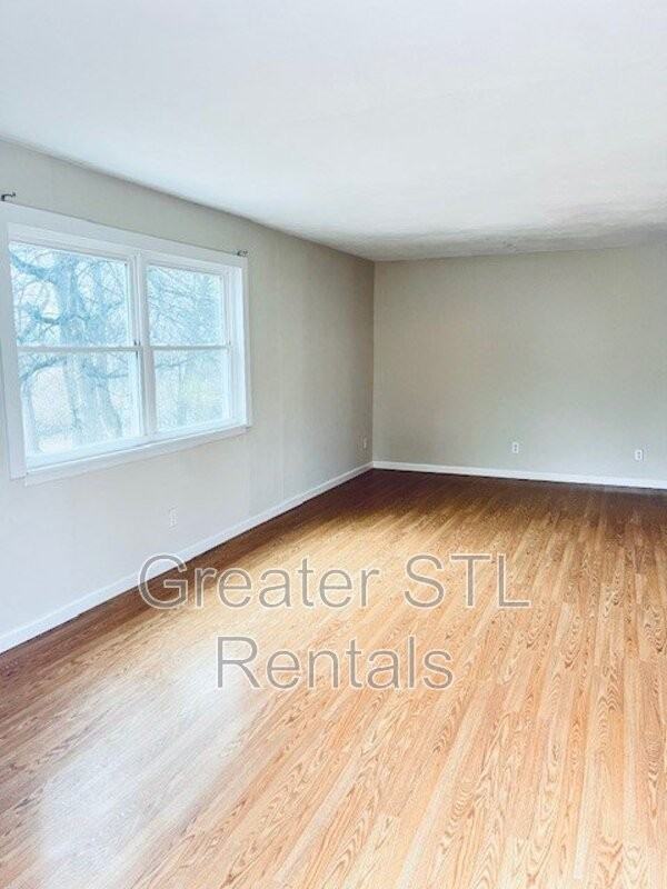 109 Cumberland Ave - Photo 2 of 7