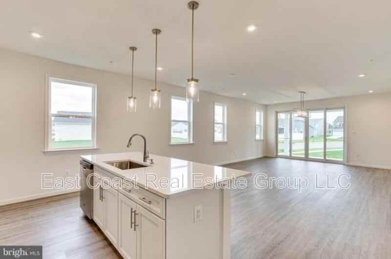 12602 Chambliss Dr - Photo 2 of 11