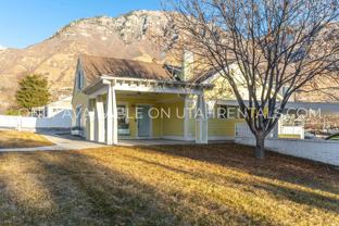 976 Briar Ave #UP - Photo 1 of 1