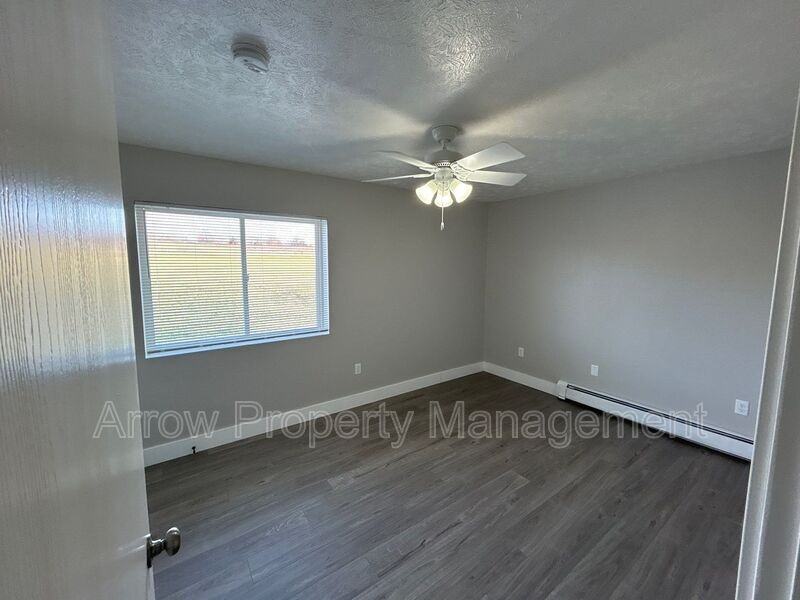 940 S 27th St #7 - Photo 5 of 9