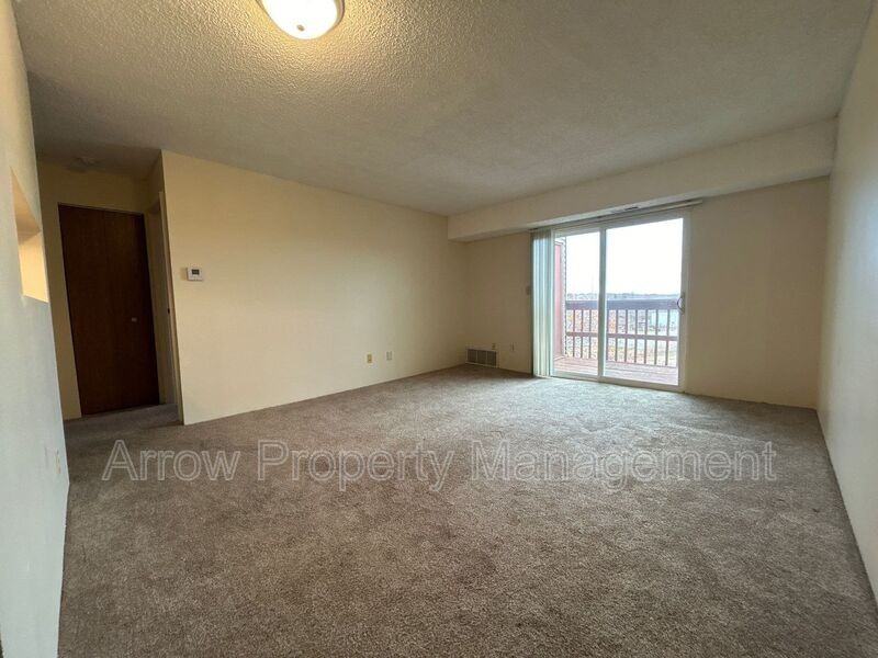 1300 E H St #22 - Photo 3 of 6