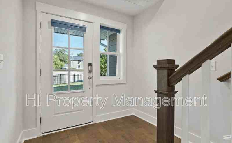 315 Pete Hollis Blvd - Photo 2 of 20