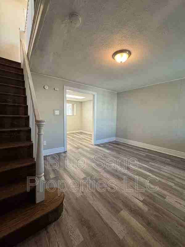 7102 Emerson Ave - Photo 3 of 26