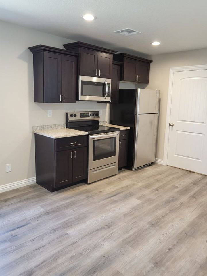 614 N Webb St - Photo 5 of 15