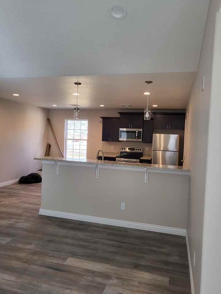 614 N Webb St - Photo 7 of 15